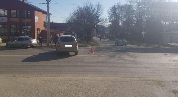 В Ставрополе три человека получили травмы в ДТП с двумя легковушками
